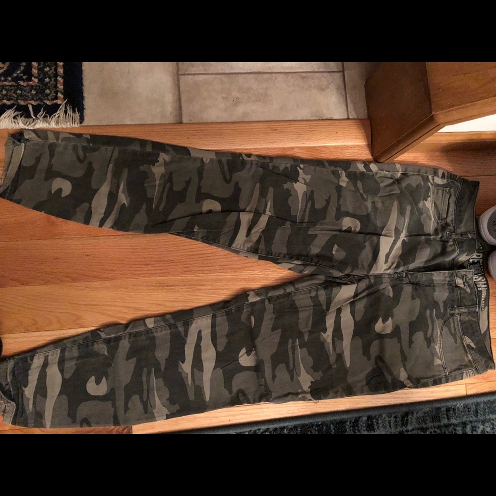Rewash cammo pants size 7
